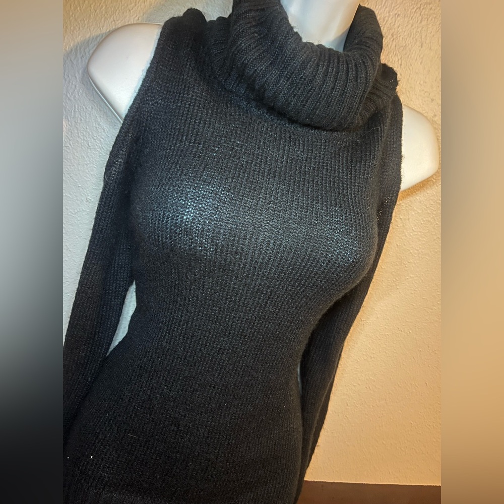 Turtle neck - Picture 2 of 3